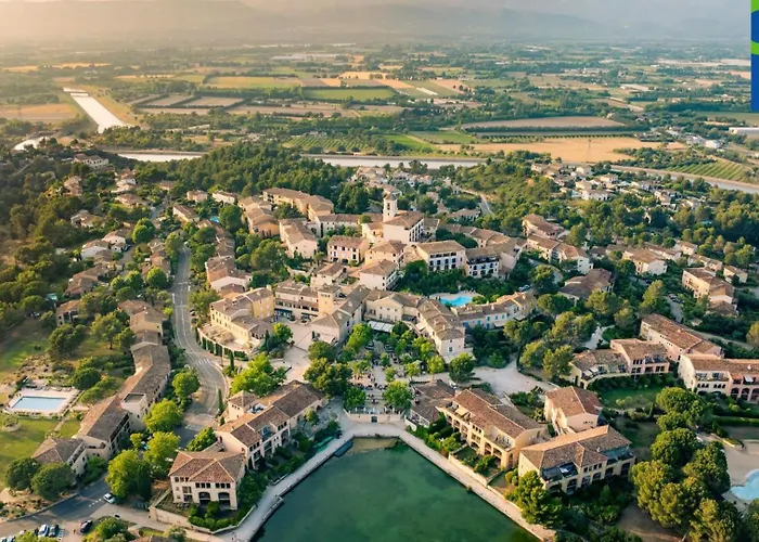 Village Pierre&Vacances Pont Royal en Provence