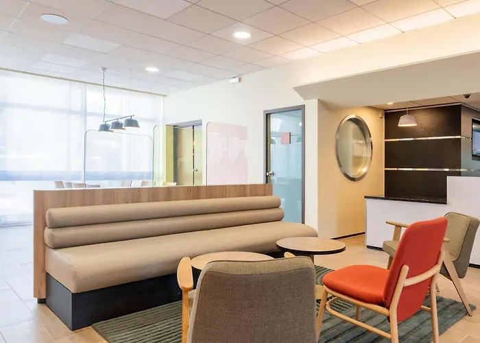 B&B HOTEL Lyon Nord Dardilly