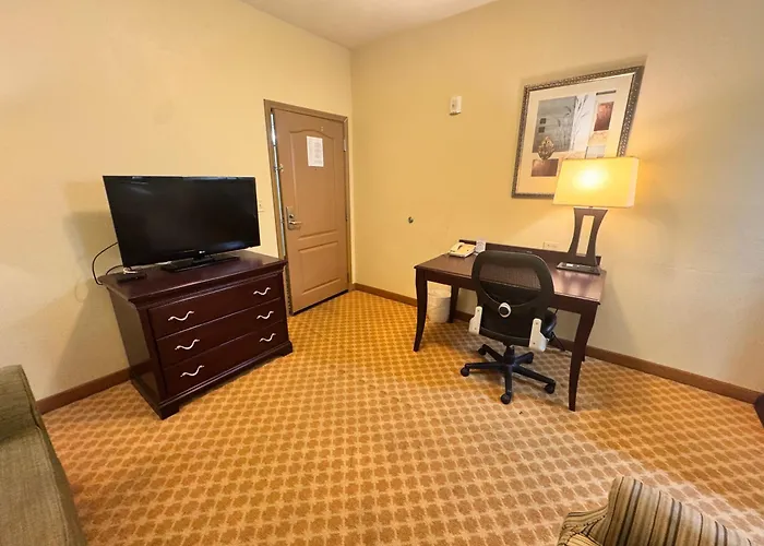 Hotel Pineville & Conference Center Alexandria I-49