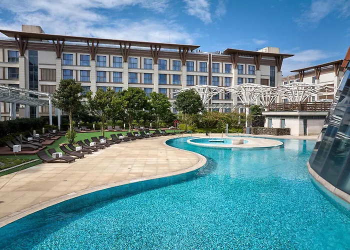 Marriott Jeju Shinhwa World Hotel