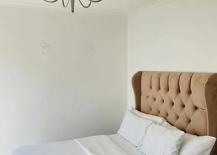 West Beach Queens And Kings Guest House