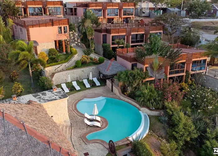 Karibu Lodge