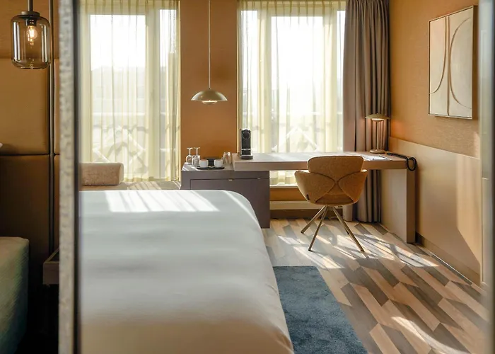 Carlton Oasis Hotel