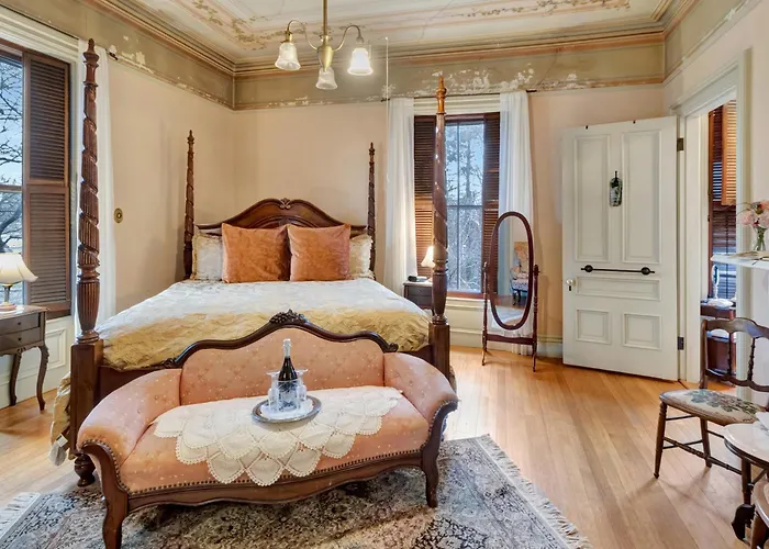 Proctor Mansion Inn