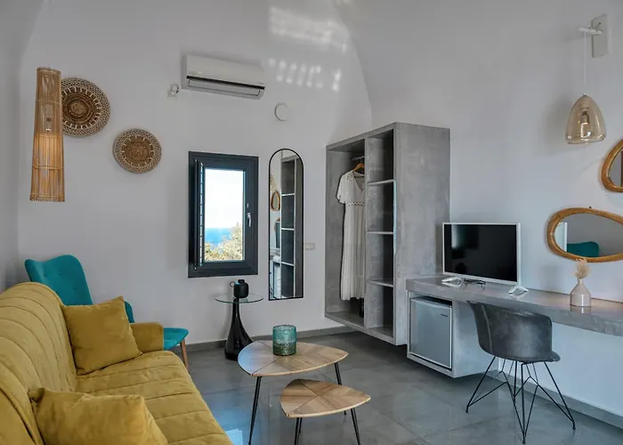 Oia Suites