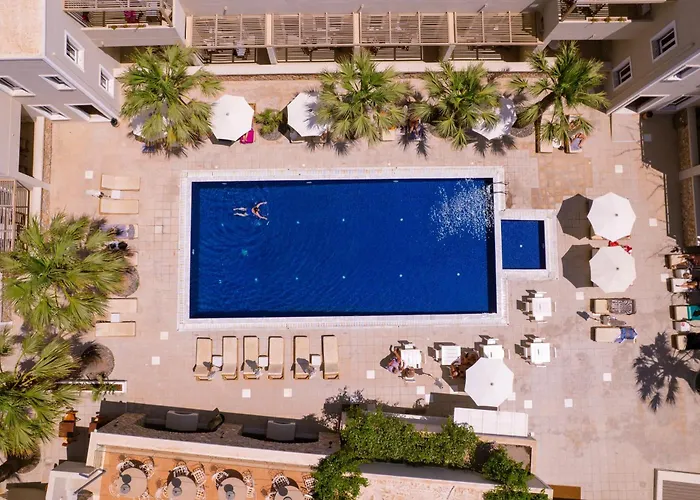 Rose Bay Hotel