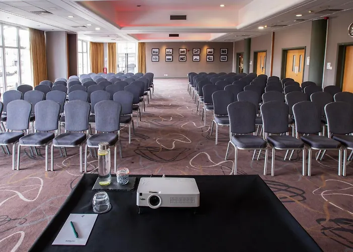 Holiday Inn Ellesmere Port/Cheshire Oaks By Ihg