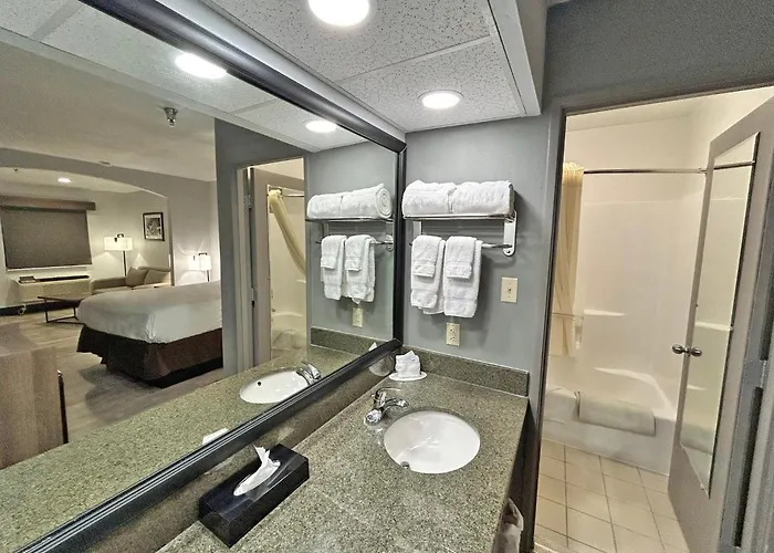 Super 8 By Wyndham Clovis