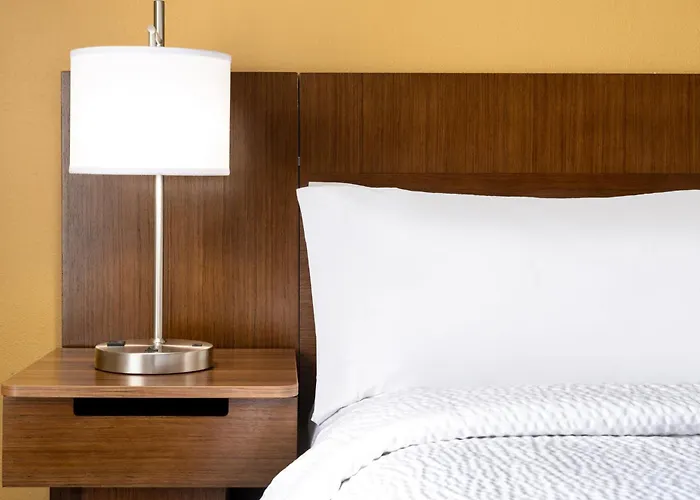 Prairie Crest Calgary Airport By Ihg Hotel