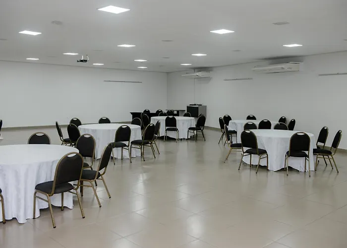 Colonial Flat Hotel