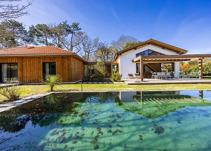 Villa des Résiniers piscine, proche plage&forêt, wifi