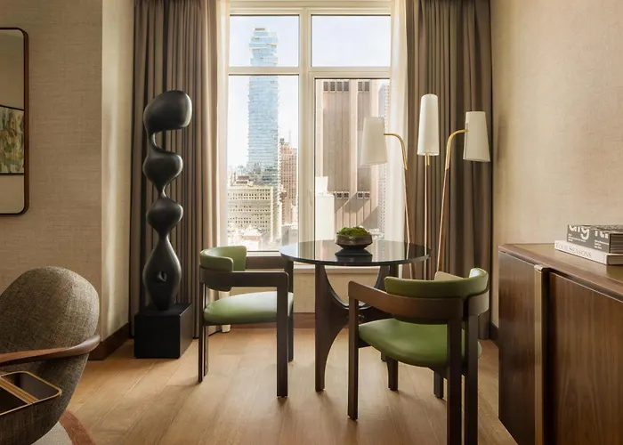 Four Seasons Hotel New York Downtown