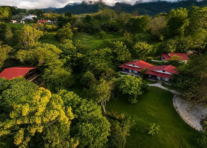 Los Susurros. Casa