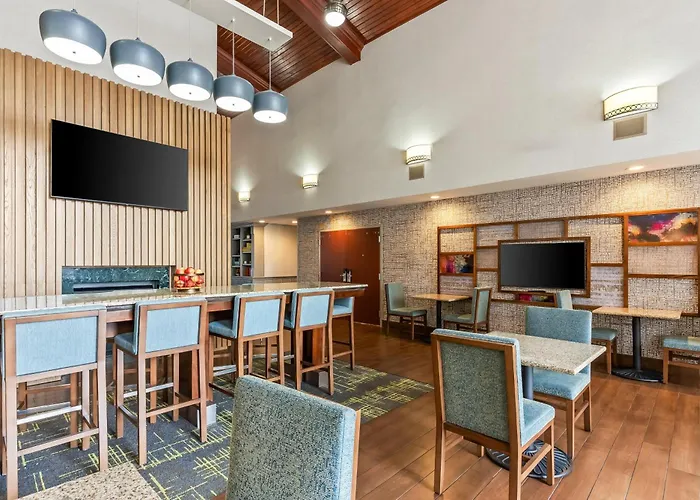 Hampton Inn & Suites Scottsburg