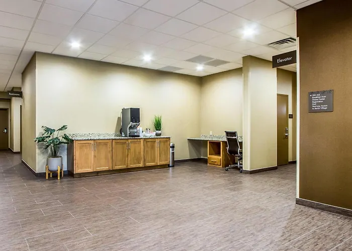Comfort Suites Hotel And Conference Center