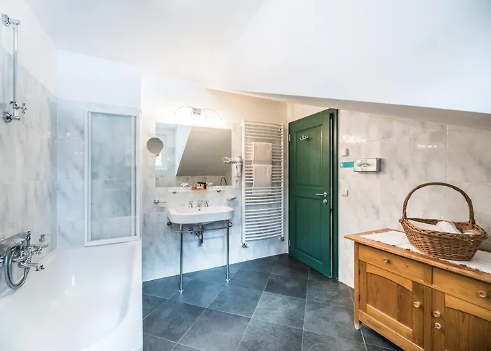 Hotel Dolomitenhof & Chalet Alte Post