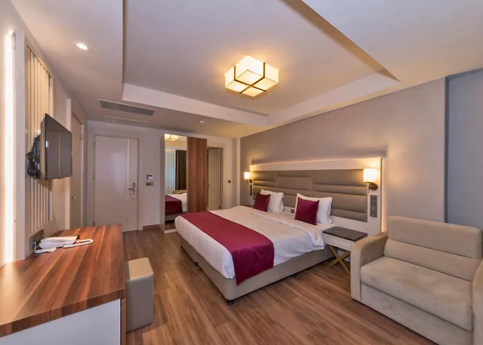 Golden Royal Hotel & Spa