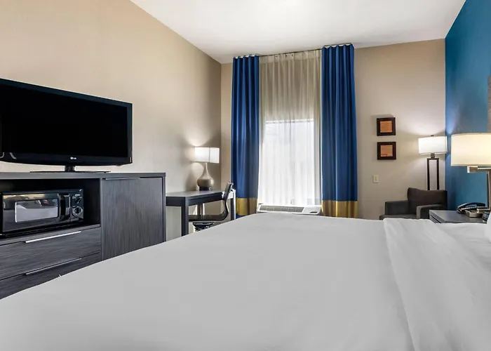 Comfort Inn & Suites Pauls Valley - City Lake