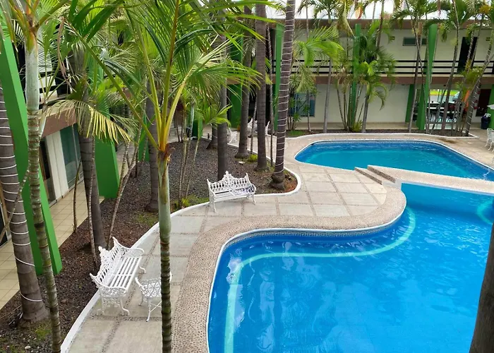 Hotel Suites Del Real