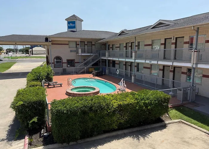 Hill Country Inn & Suites - New Braunfels, Gruene