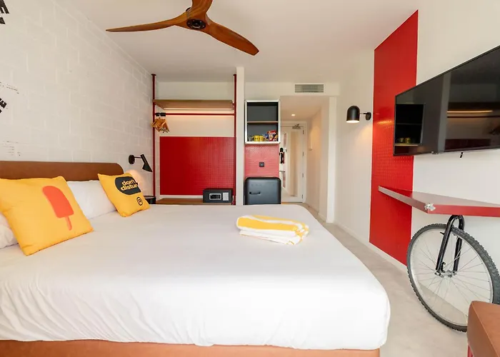Ryans Lolas - Adults Only San Antonio Abad