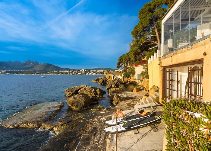 Design House With Pool & Direct Access To The Sea
