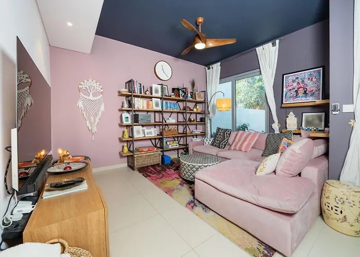 Parkside 3 Bed Family Villa With Garden Tilal Al Ghaf