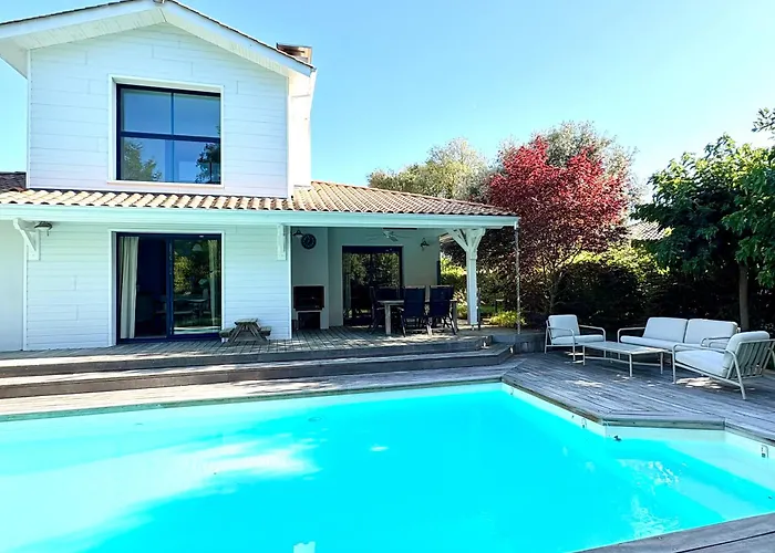 Villa SERENA Écrin de verdure et piscine chauffée