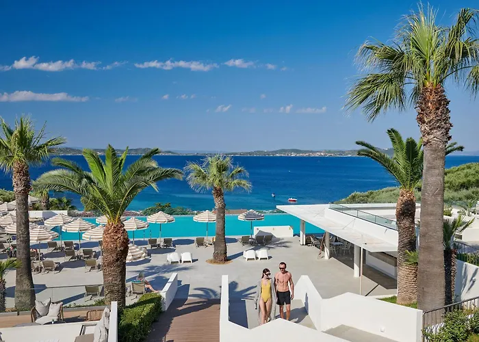 Akrathos Beach Hotel