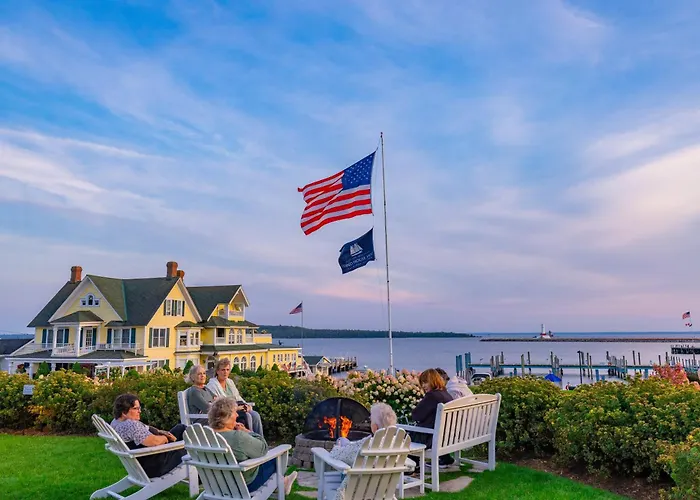 Island House Hotel