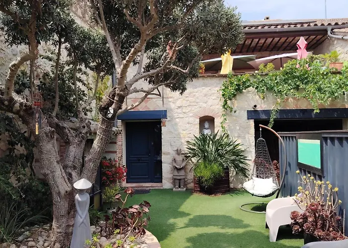 ARTEMIA Maison Vigneronne - Chambre D Hôtes-B&B-piscine Et