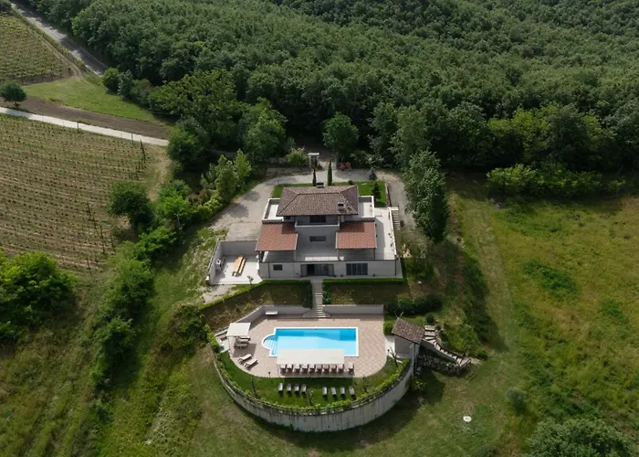 Villa Santoro al Paradiso Verde, Villa intera con Piscina