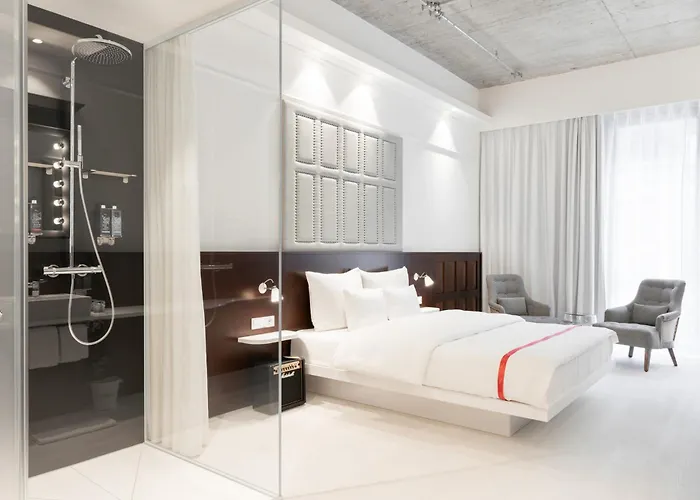Ruby Lilou Hotel Marseille By Ihg