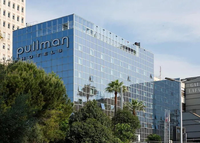 Pullman Centre