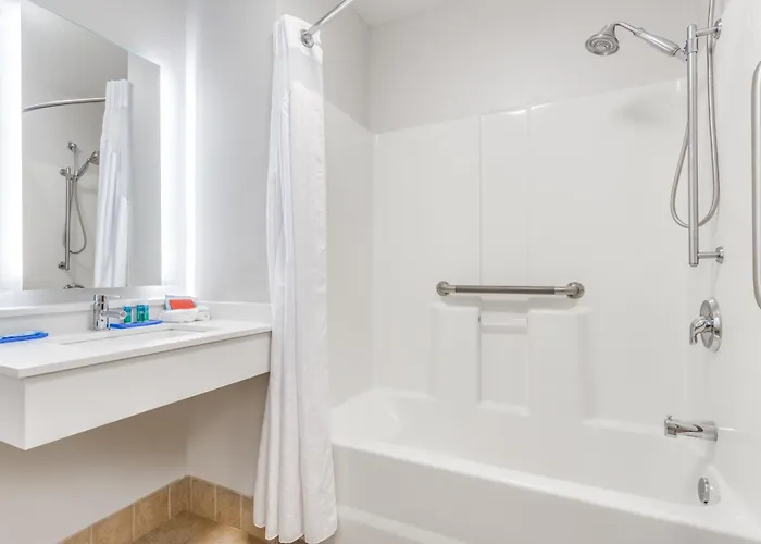Holiday Inn Express Hotel & Suites Eau Claire North By Ihg
