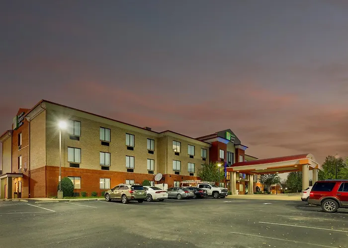 Gadsden Hotels With Pool