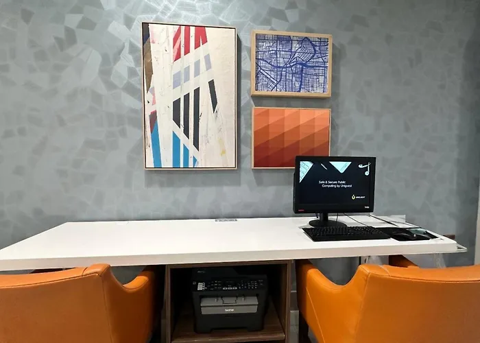 Holiday Inn Express By Ihg