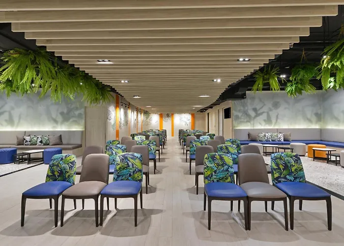 Holiday Inn Express Bangkok Sukhumvit 11 By Ihg