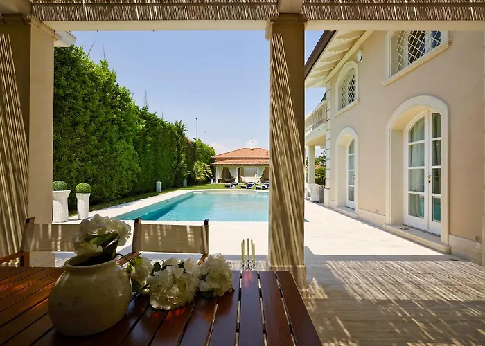 The Pool Villa in Forte dei Marmi