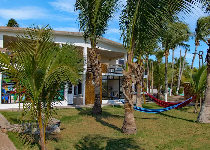 Hoteles con Piscina en Puerto Arista