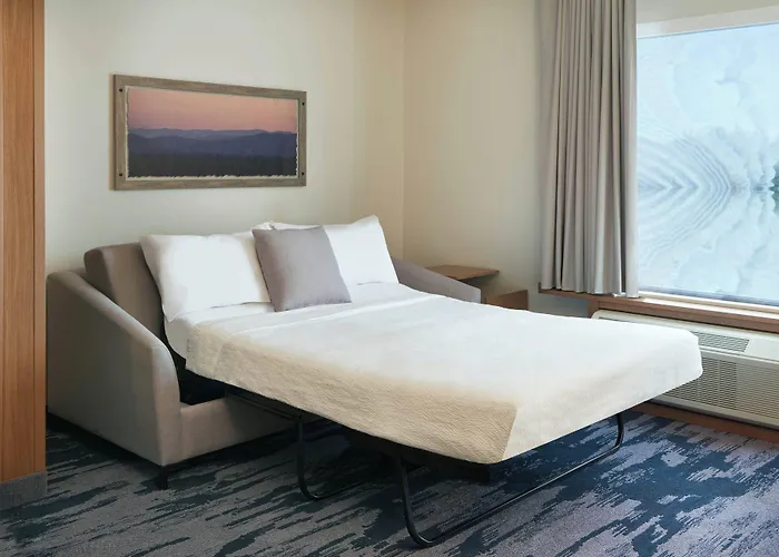 Orillia Hotels With Pool