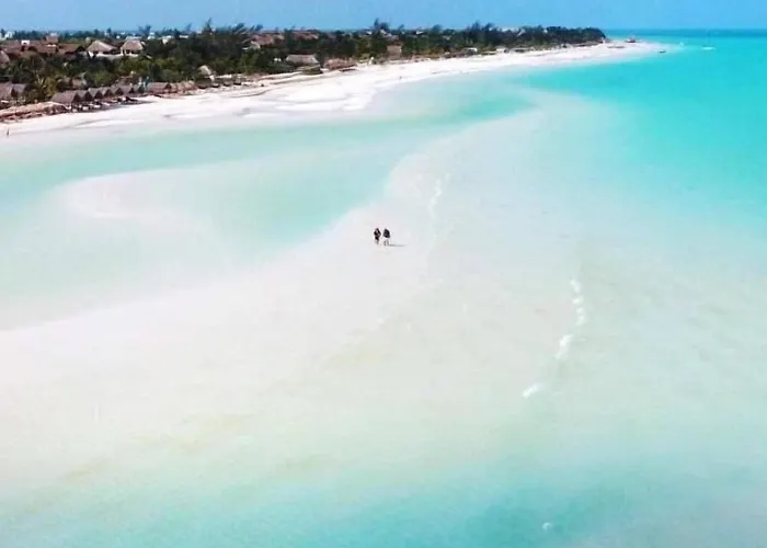 Mayari Holbox