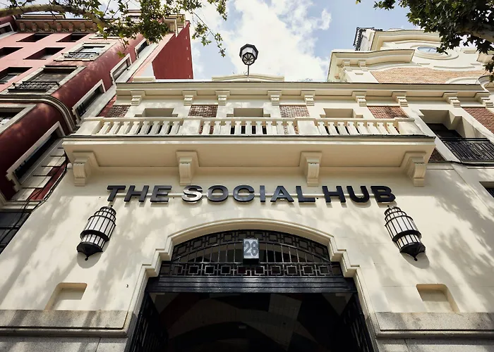 Social Hub 4 Star