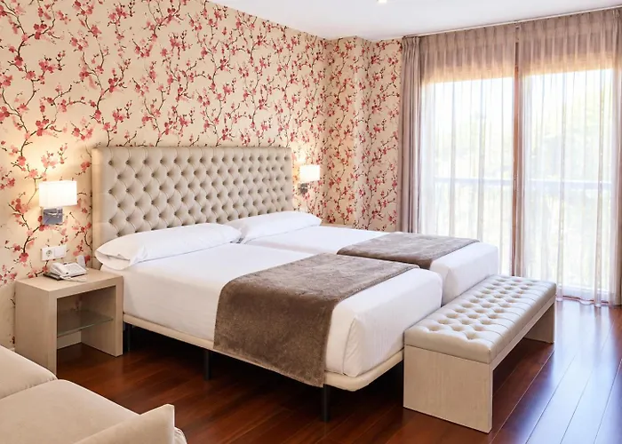 Hoteles con Piscina en La Bañeza