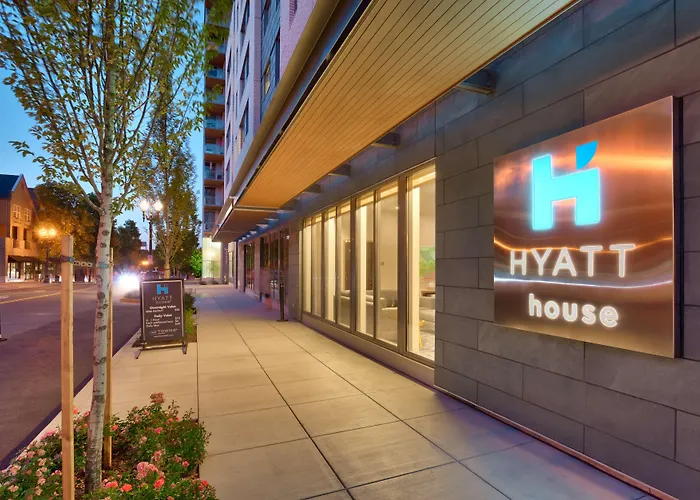 Hyatt House Portland / Downtown