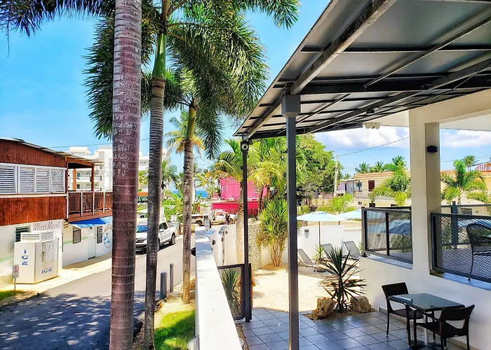 Casa Verde Hotel - Steps To The Beach, Pool, Restaurant & Bar Rincón