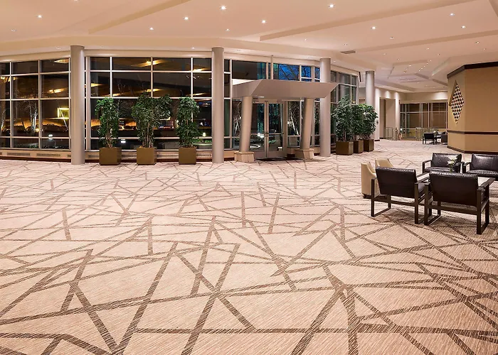 Edina Hotels With Pool