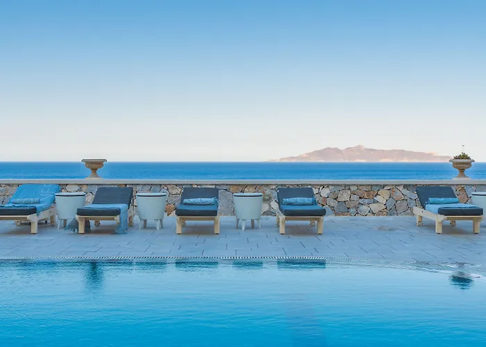 Epavlis Hotel & Spa Kamári