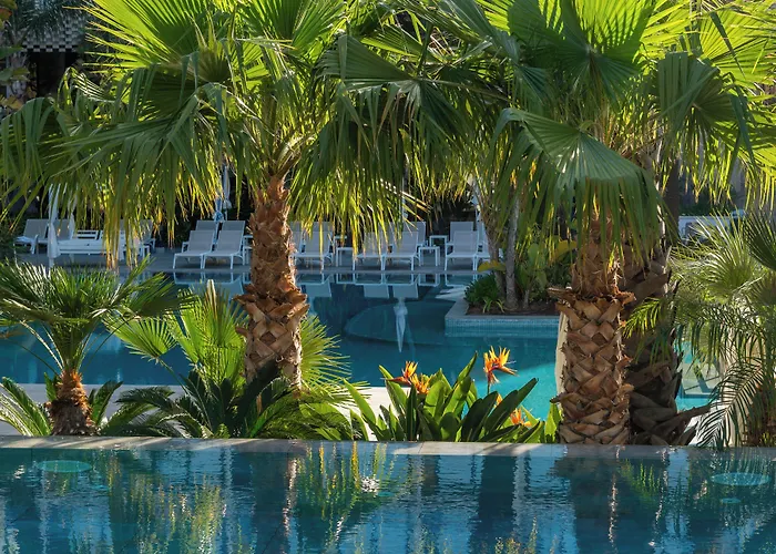 Aqua Silhouette & Spa - Adults Only