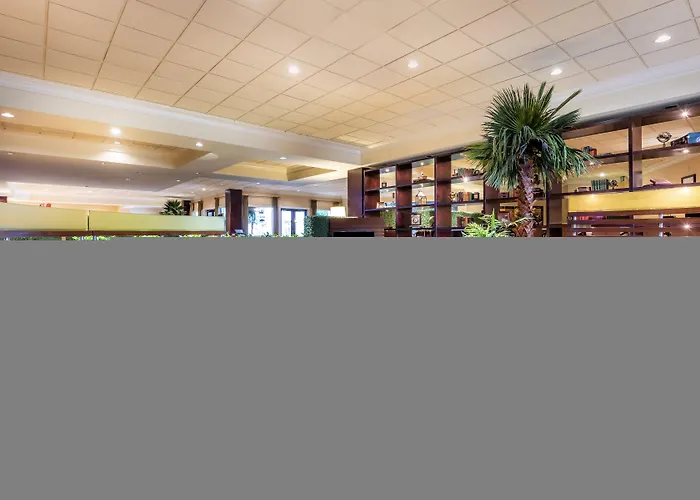 Anaheim Majestic Garden Hotel